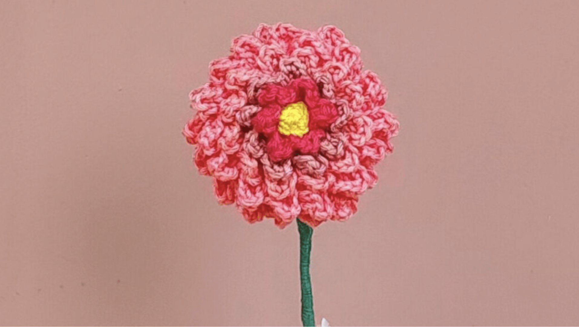 Lively Dahlia crochet knitted flower