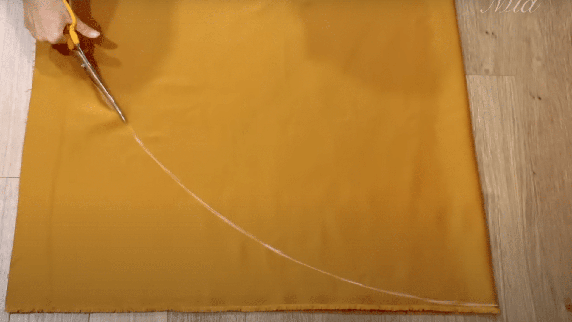 circle cape pattern-Cut the Circle