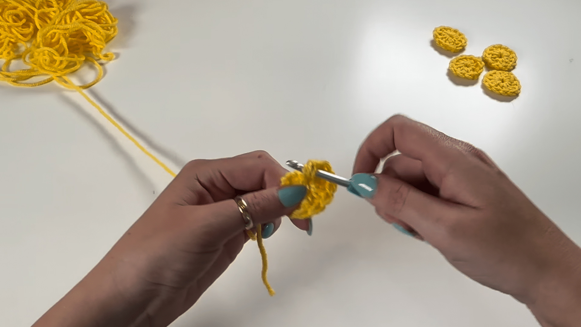 crochet flower hat pattern free-centre flower